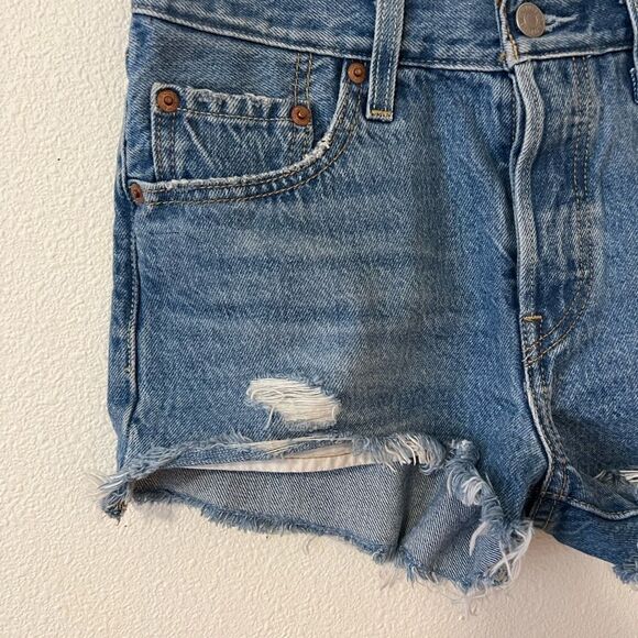 Levis Premium 501® Original High Rise Cutoff Shorts W 25 - Picture 2 of 5